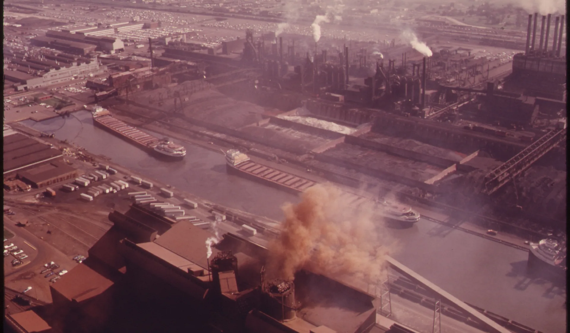 Aerial photograph of the River Rouge industrial complex and its shipping basin in 1973.
